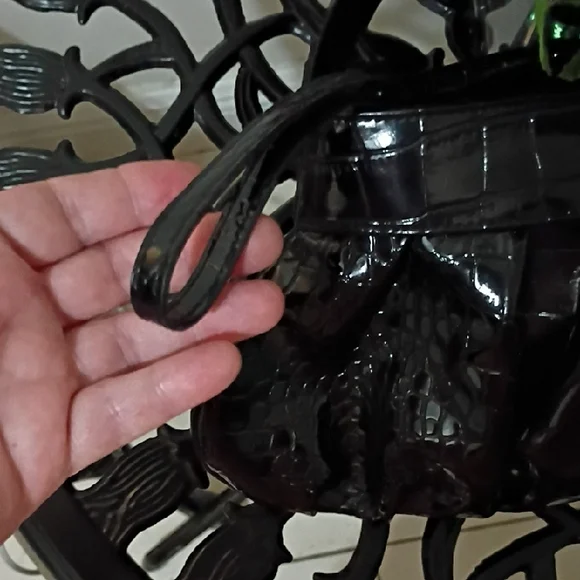 NWOT🎁 FREE GIFT INCLUDED🎁Elegant Black Crocodile-Embossed Women's Clutch - Picture 5 of 13